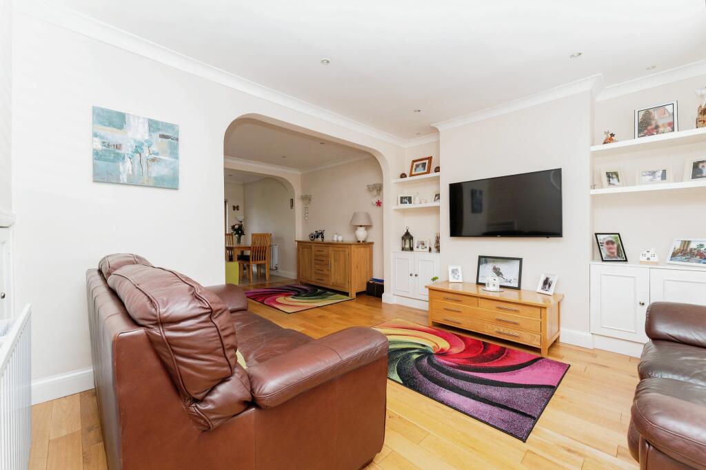 Lounge/Dining Room