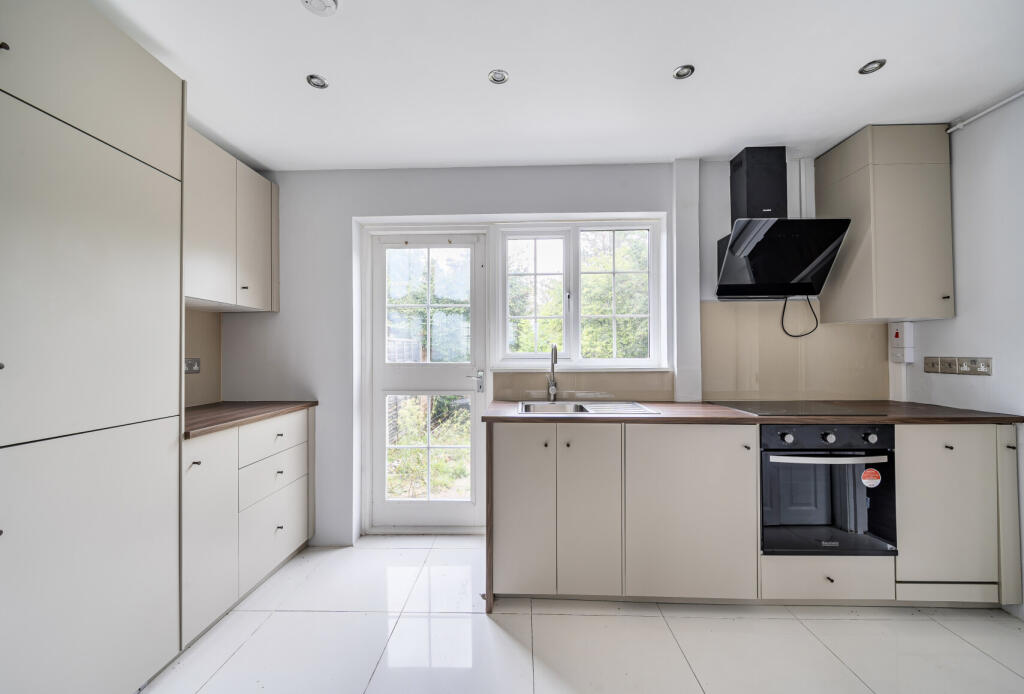 1349146-9-68b81cf...