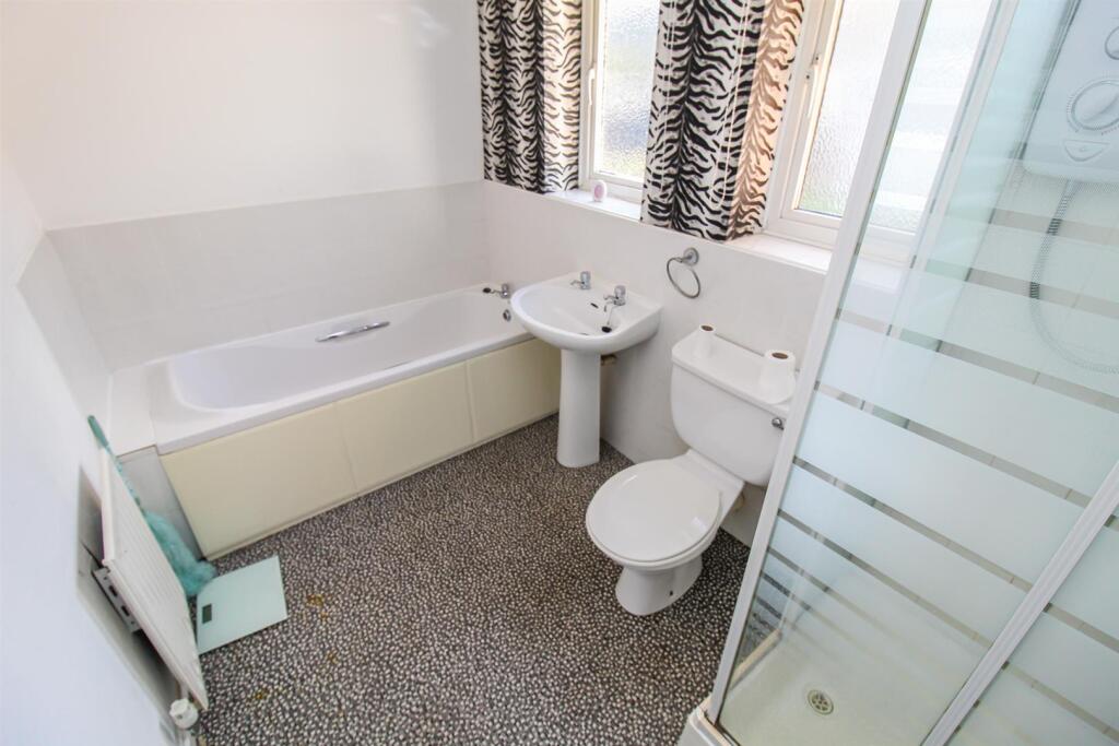 BATHROOM/W.C.