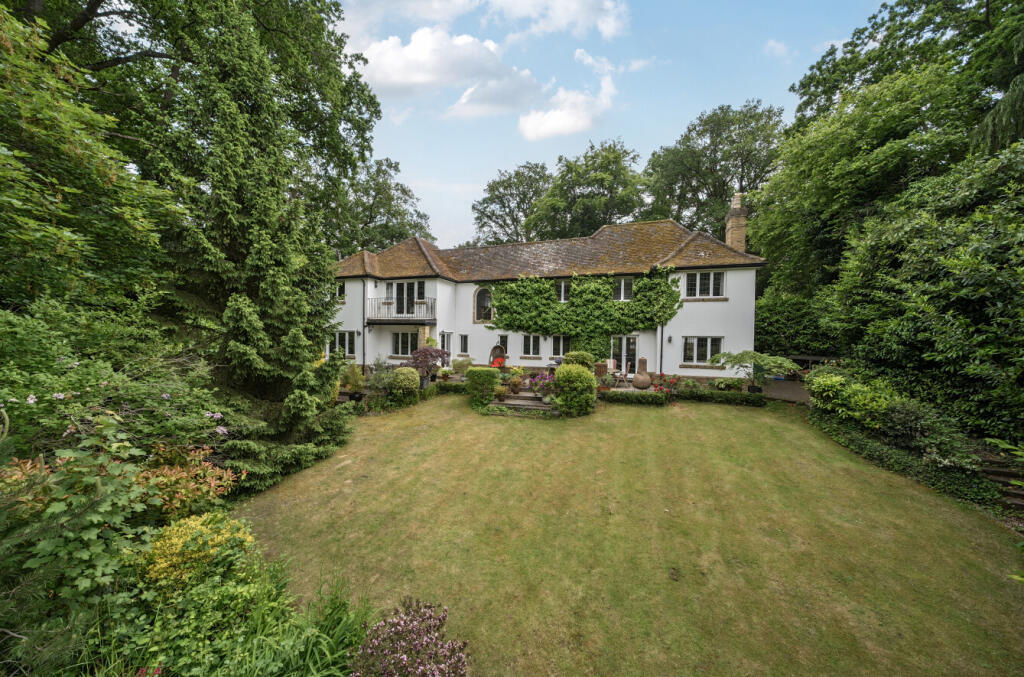 1299882-5-682f35e...