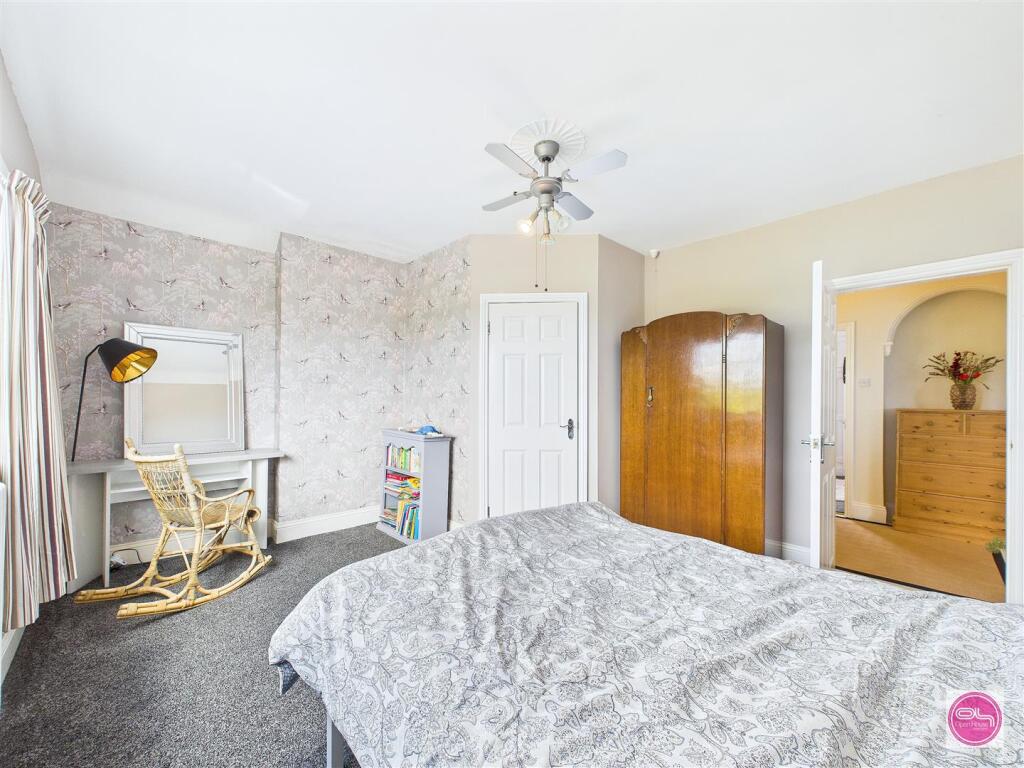 Burton Road, Castle Gresley (28).jpg