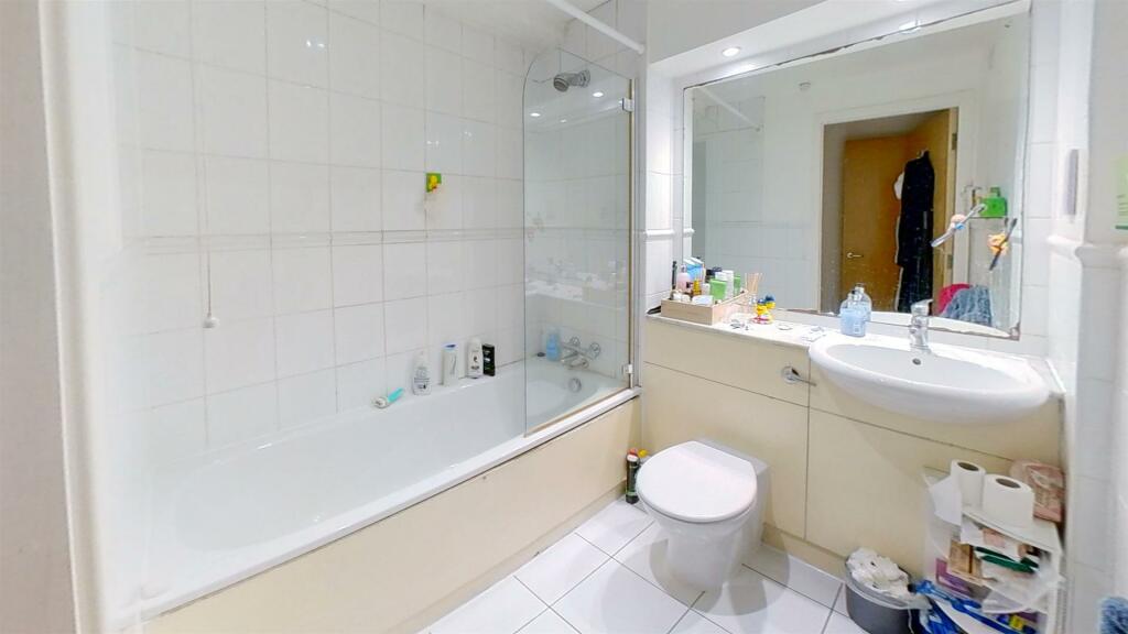 Banner-Street-EC1Y-Bathroom.jpg