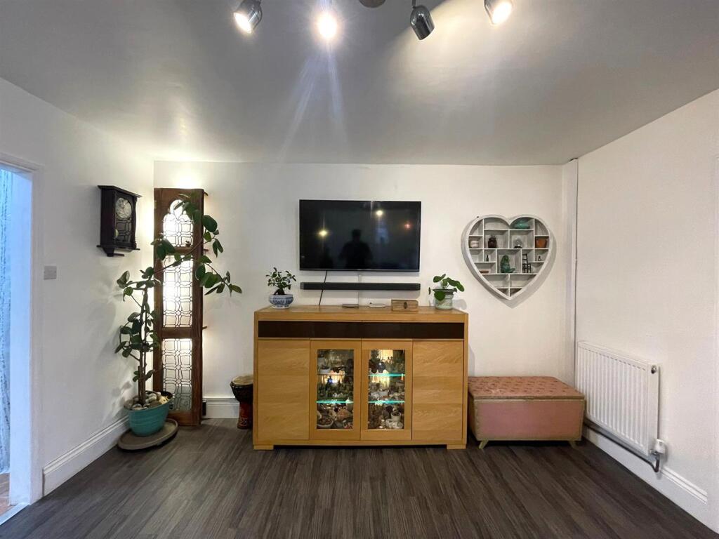 Through Lounge