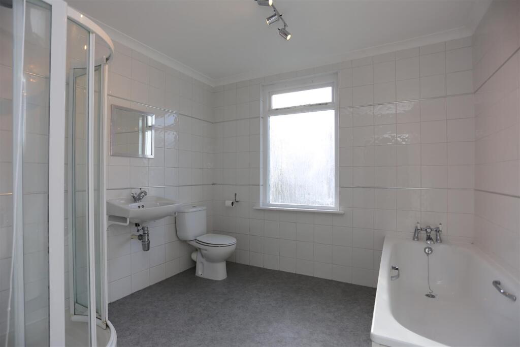 82 Wordsworth Street Bathroom.JPG