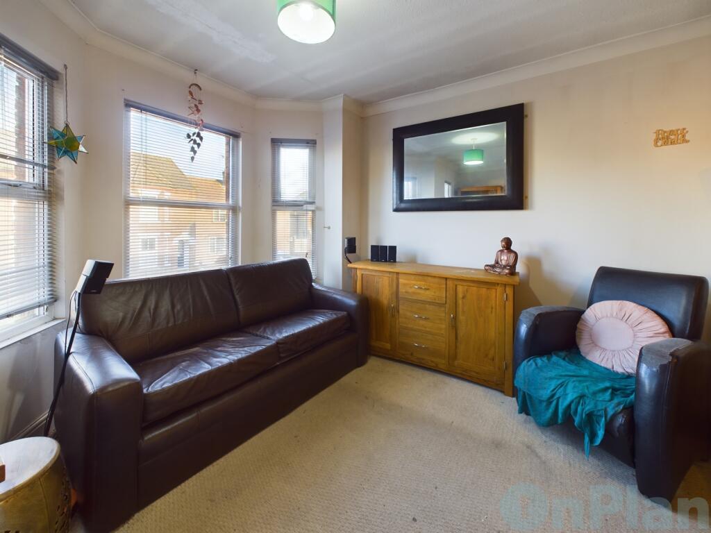 CAM04024G0-PR0016-STILL009