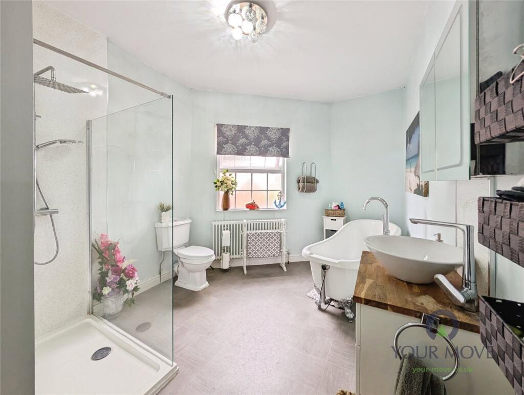 Bathroom/Shower W/C