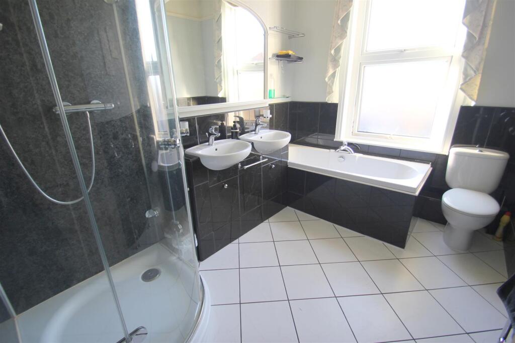 Bathroom (42).JPG