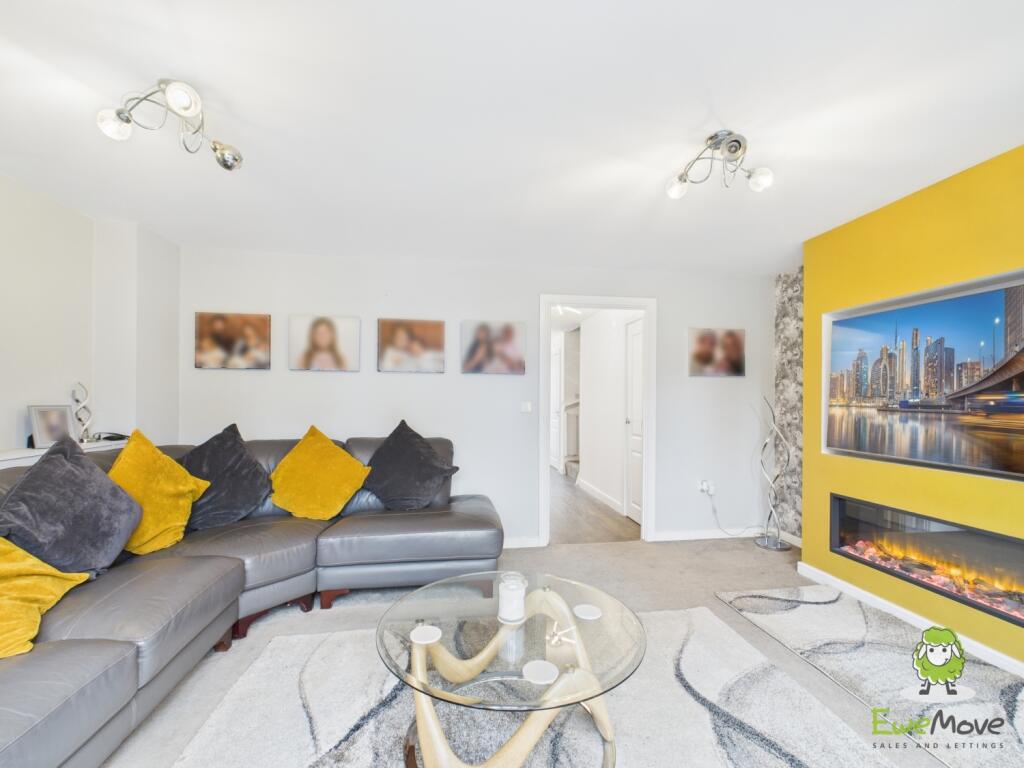 EweMove Estate Agents Basingstoke - Longwood Copse
