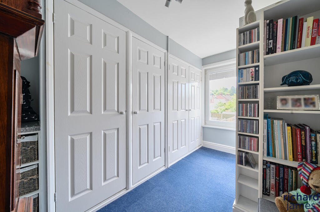 6077c67e5bf34fdc8a39f5533f269c8b