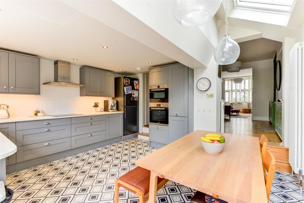 Kitchen/Dining Area