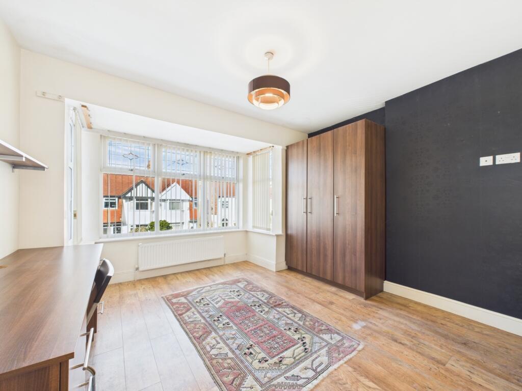 CAM02386G0-PR0117-STILL016