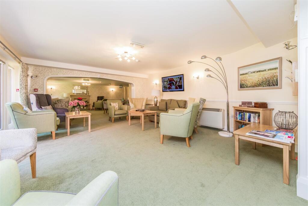 Homeowners Lounge.jpg