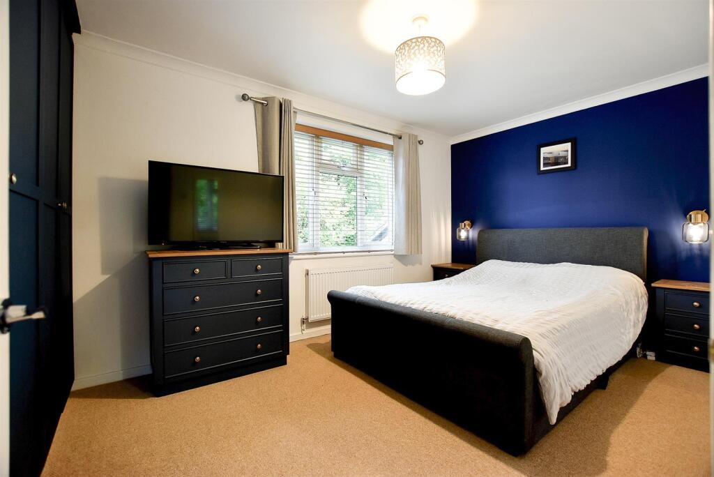 Bedroom 1.jpg