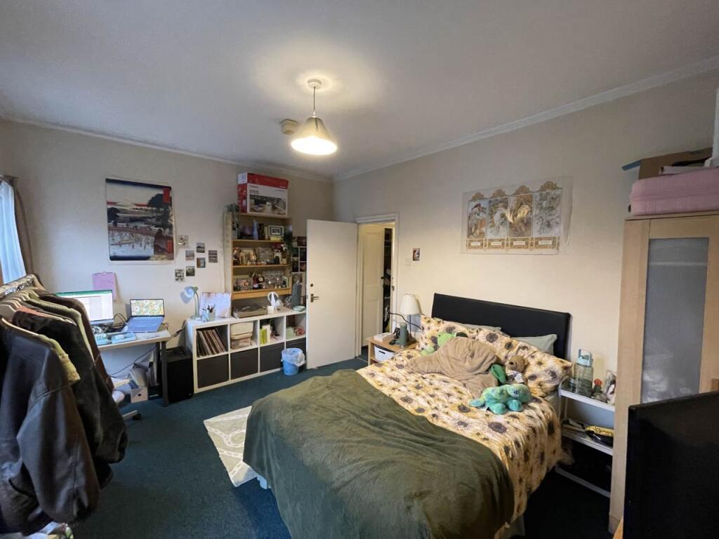 First Floor Front Be