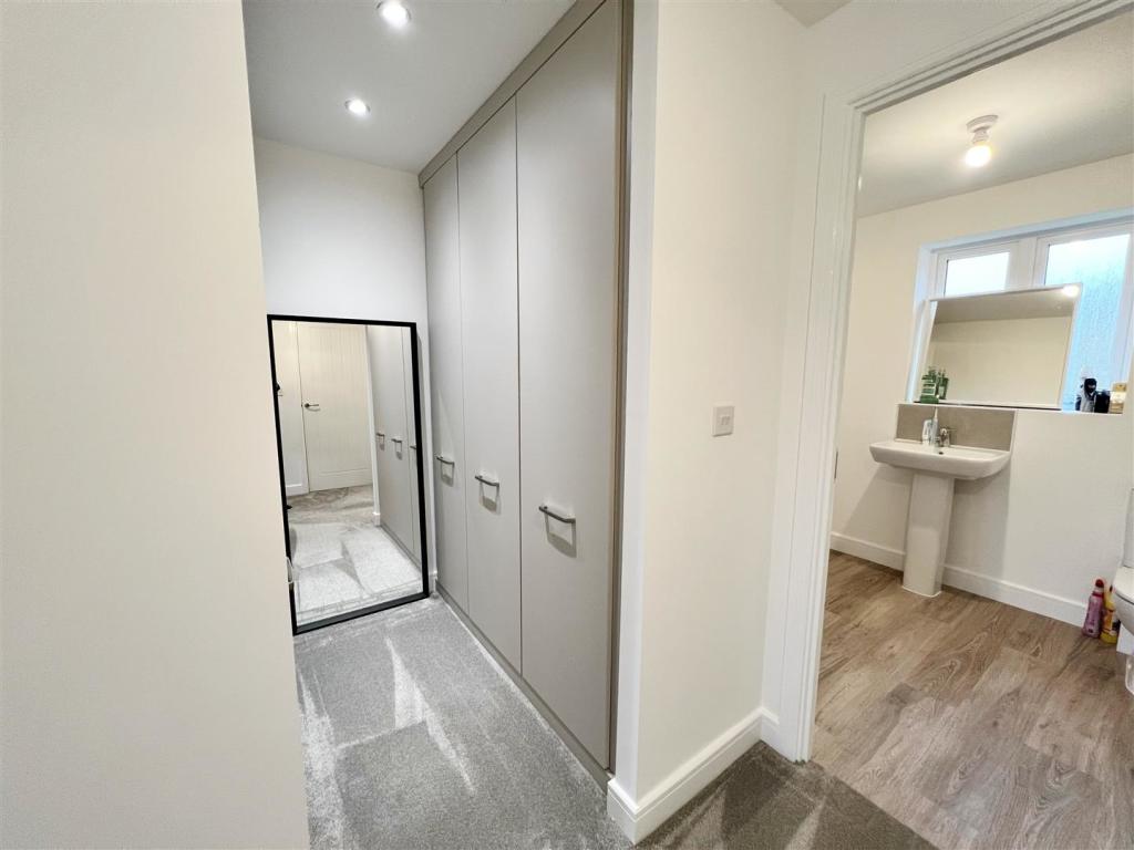 Master Bedroom 5.jpg