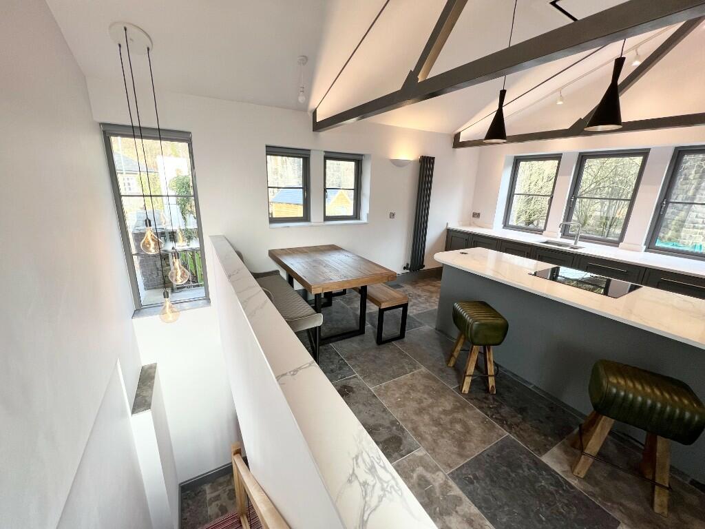 KITCHEN /DINING AREA