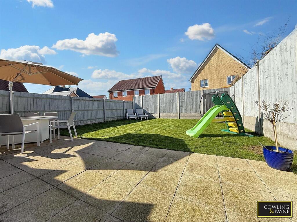 PRIVATE REAR GARDEN