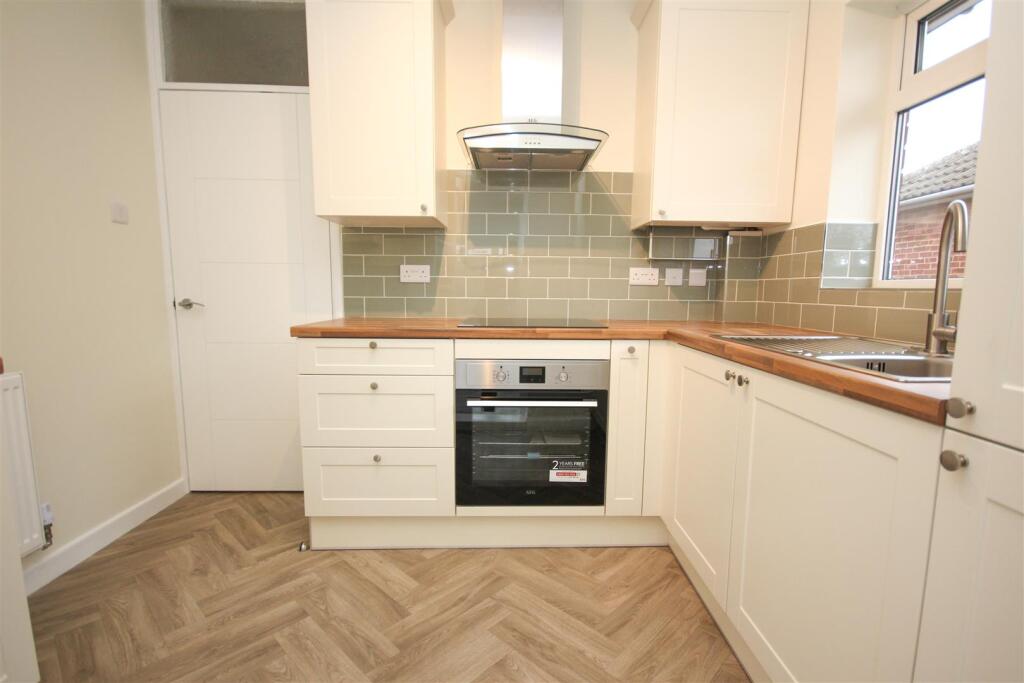 kitchen 2.JPG