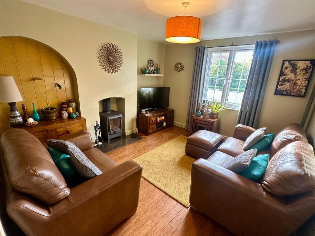 WhatsApp Image 2025-10-31 at 12.18.13_026c1280.jpg