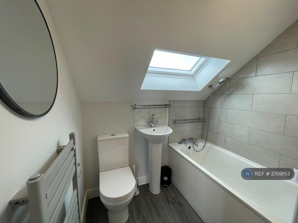 Bathroom 2 (Upstairs)