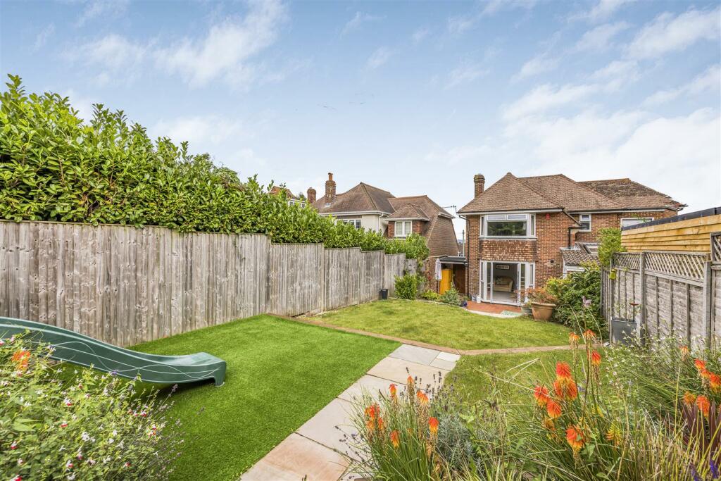 11 Hilltop Crescent, Drayton-PorticoMarketing-Sara