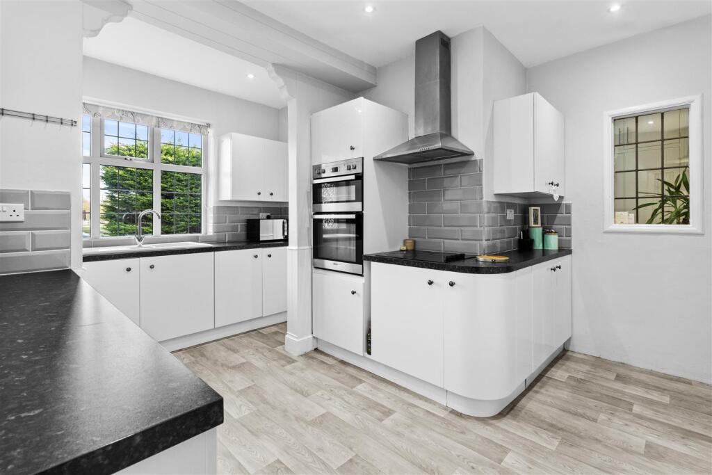 kitchen #3.jpg