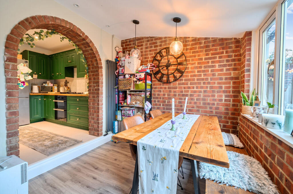 1382196-7-691dd87...