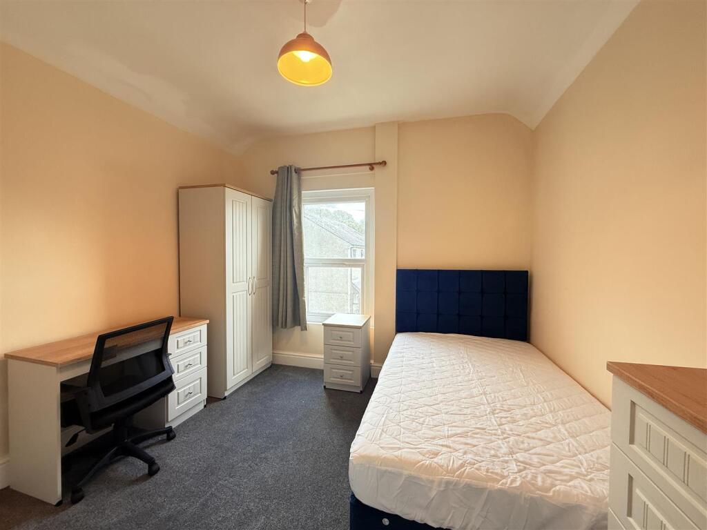 Bed 1.1.JPG