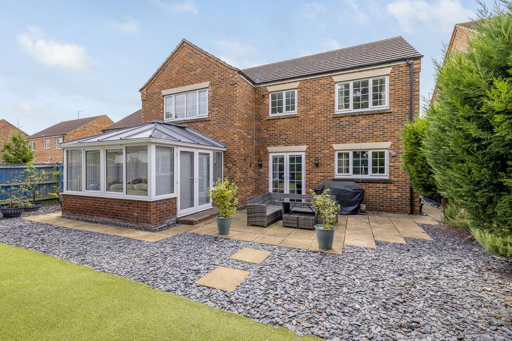 8 Carisbrooke Way (Weston Hills)-15.jpg