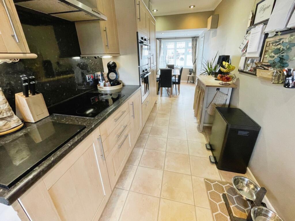Kitchen/Dining Area