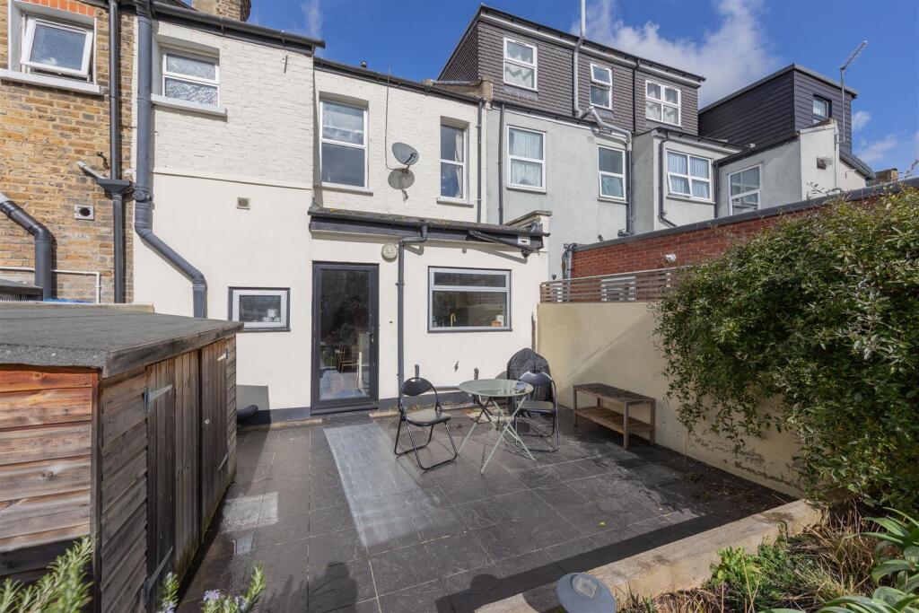 South Esk Road E7