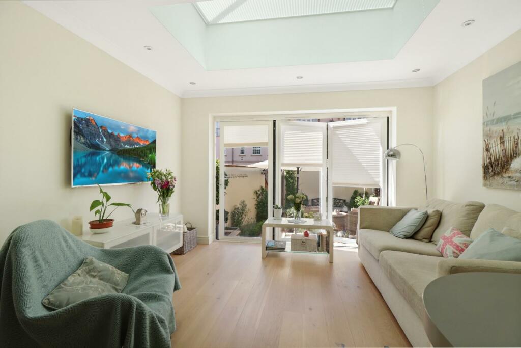 Living Room a.jpg