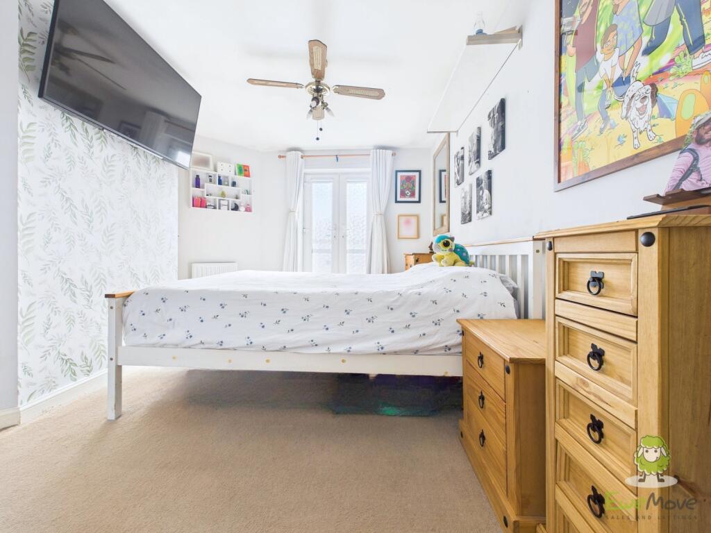 CAM01543G0-PR0151-STILL042