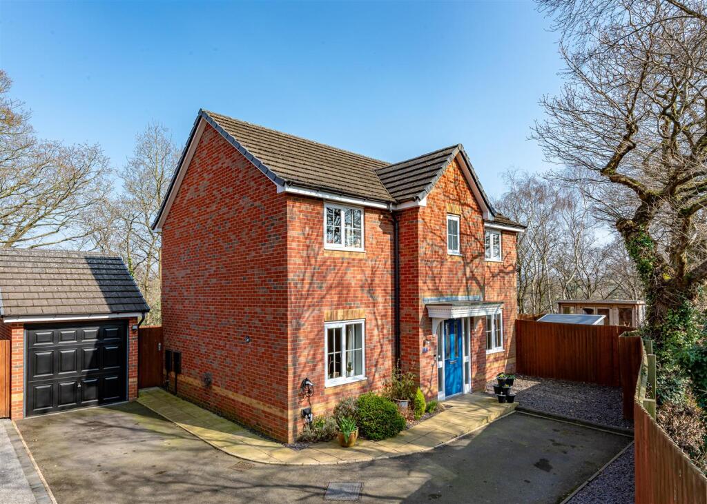 8 Oaklands-Front.jpg