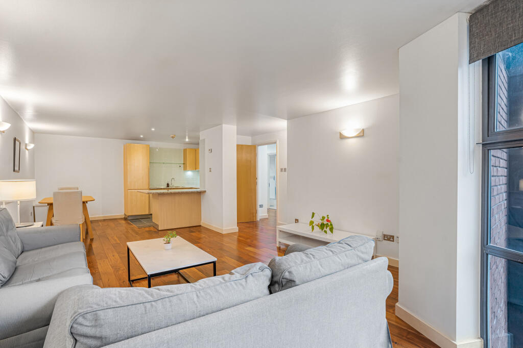 Reception/Kitchen