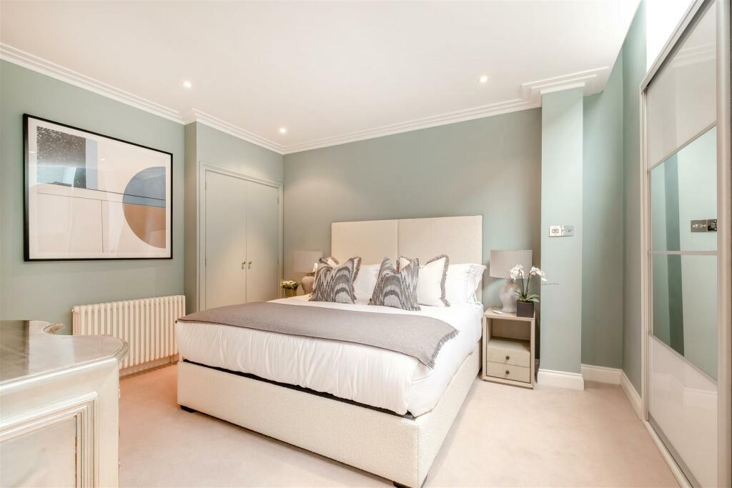 8515327-interior20.jpg
