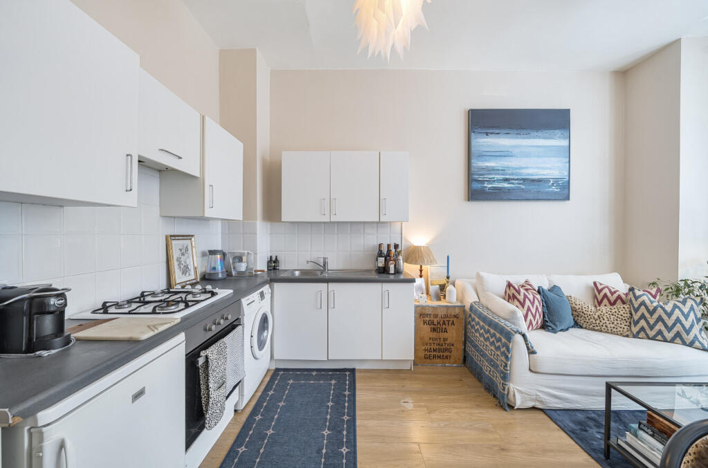 1319413-11-686688...