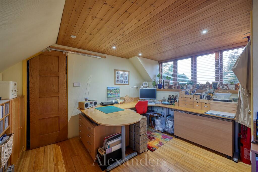 14 Highfield End-37.jpg