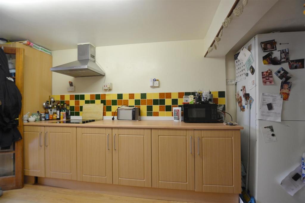 kitchen (1).jpg