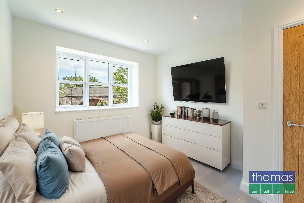 Mirrored model, b...