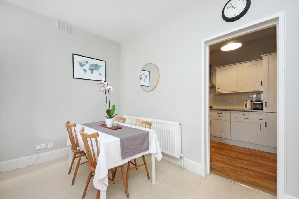 Gv- F3 - 11 Creffield Rd (7).jpg