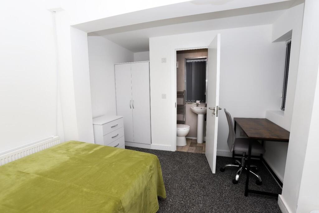 76 Wellesley #13.JPG