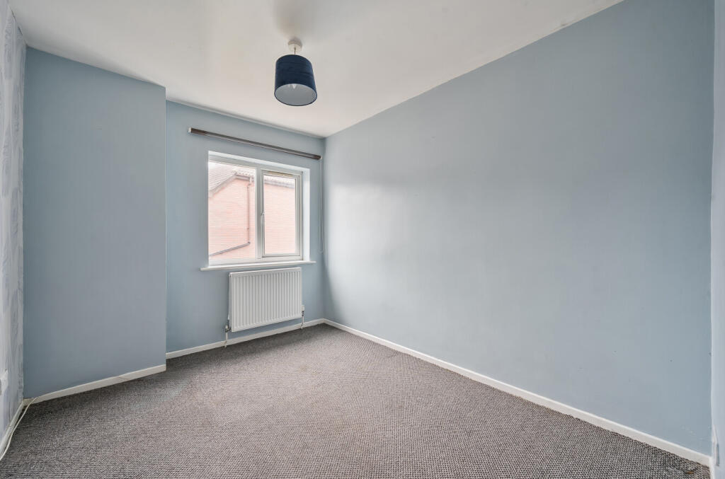 1370192-7-68ef5c9...