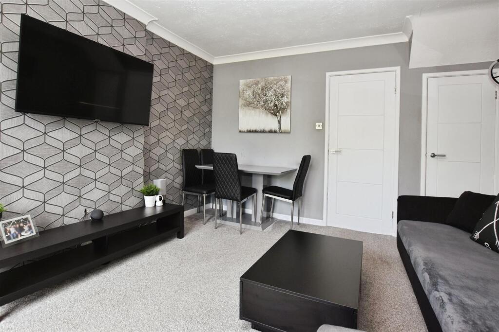 0b5d51f5-lounge 20c.JPG