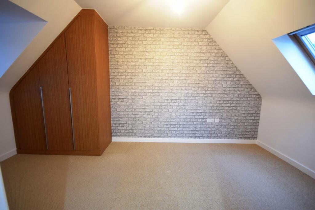 Double bedroom (one) image 1 of 2