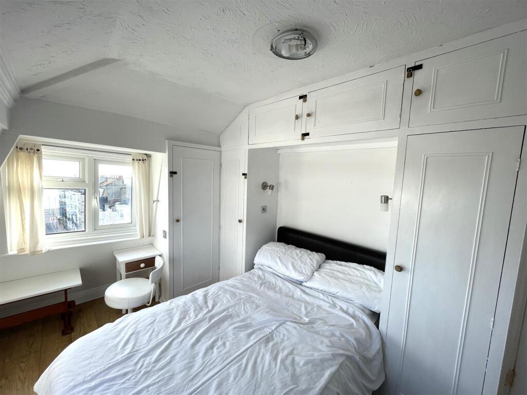 al dbl bed.jpg