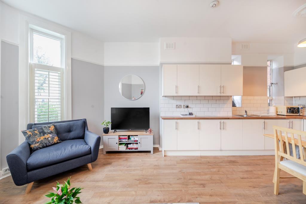 Kitchen / Reception