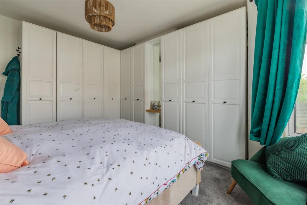 Ambleside Avenue 7-18.jpg