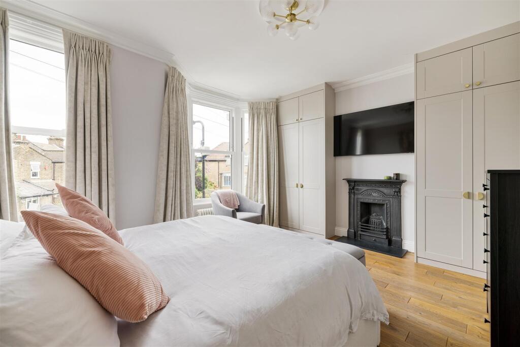 Connaught Road E11