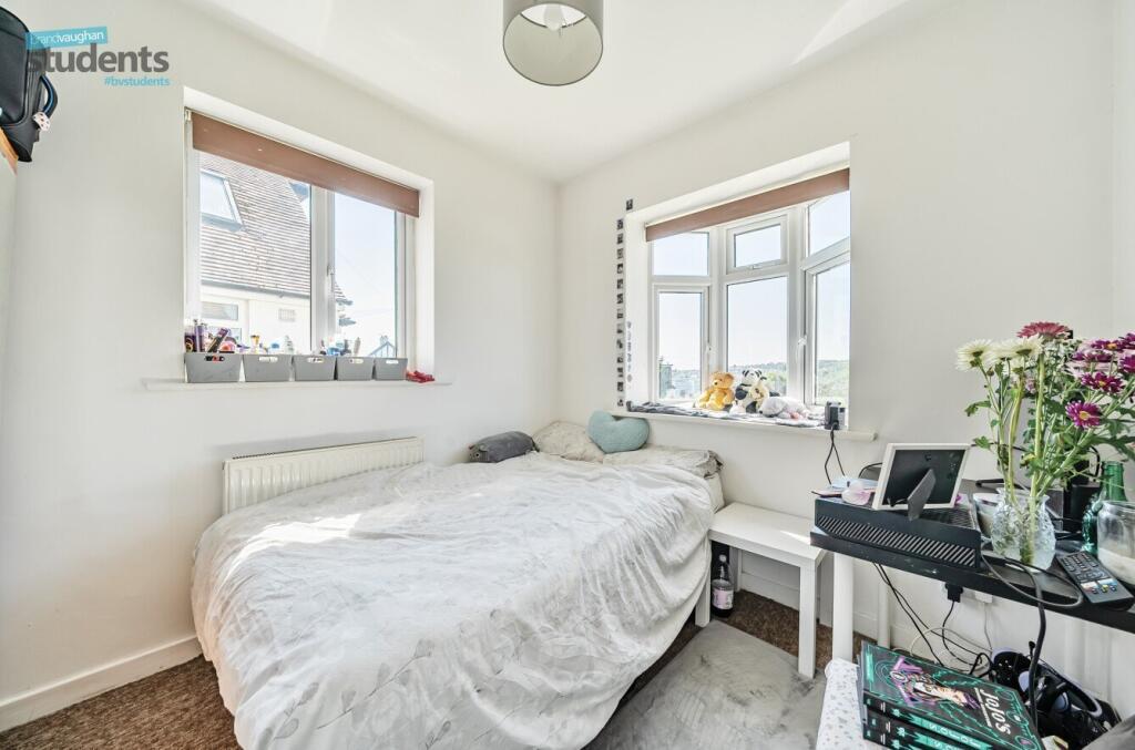 e8df149a-4882-4b2...